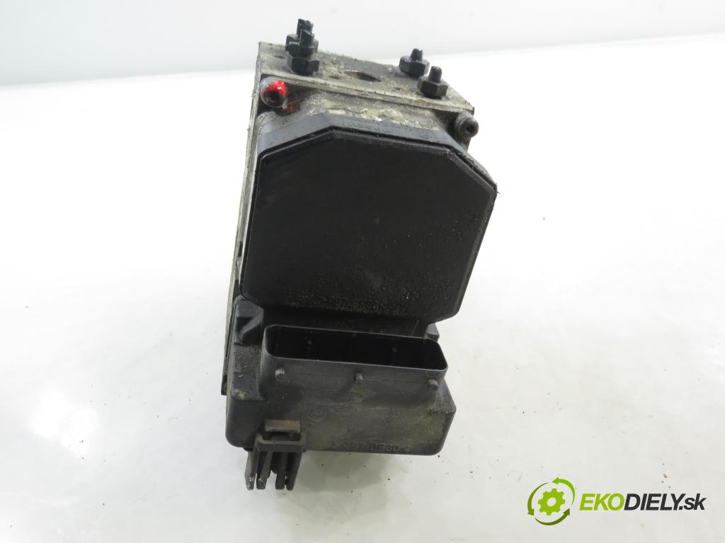 VW PASSAT B5 Variant (3B5) KOMBI 2000 85,00 1.9 TDI - ATJ 1896,00 Pumpa ABS 0273004358 (Pumpa ABS)