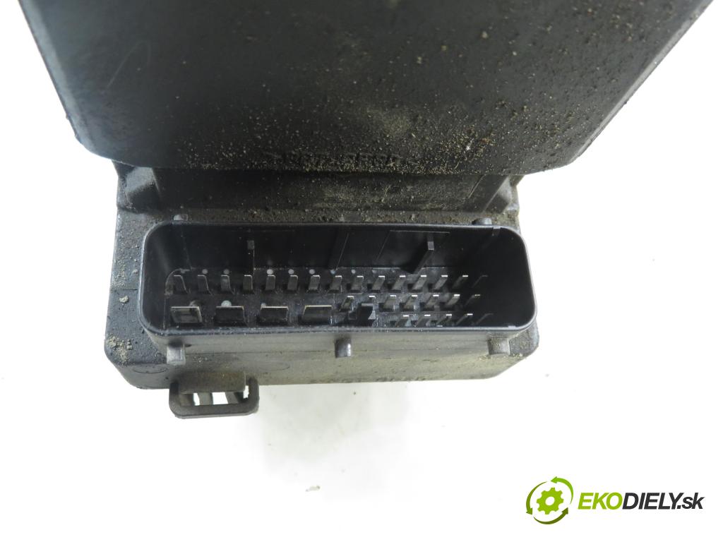 VW PASSAT B5 Variant (3B5) KOMBI 2000 85,00 1.9 TDI - ATJ 1896,00 Pumpa ABS 0273004358 (Pumpa ABS)