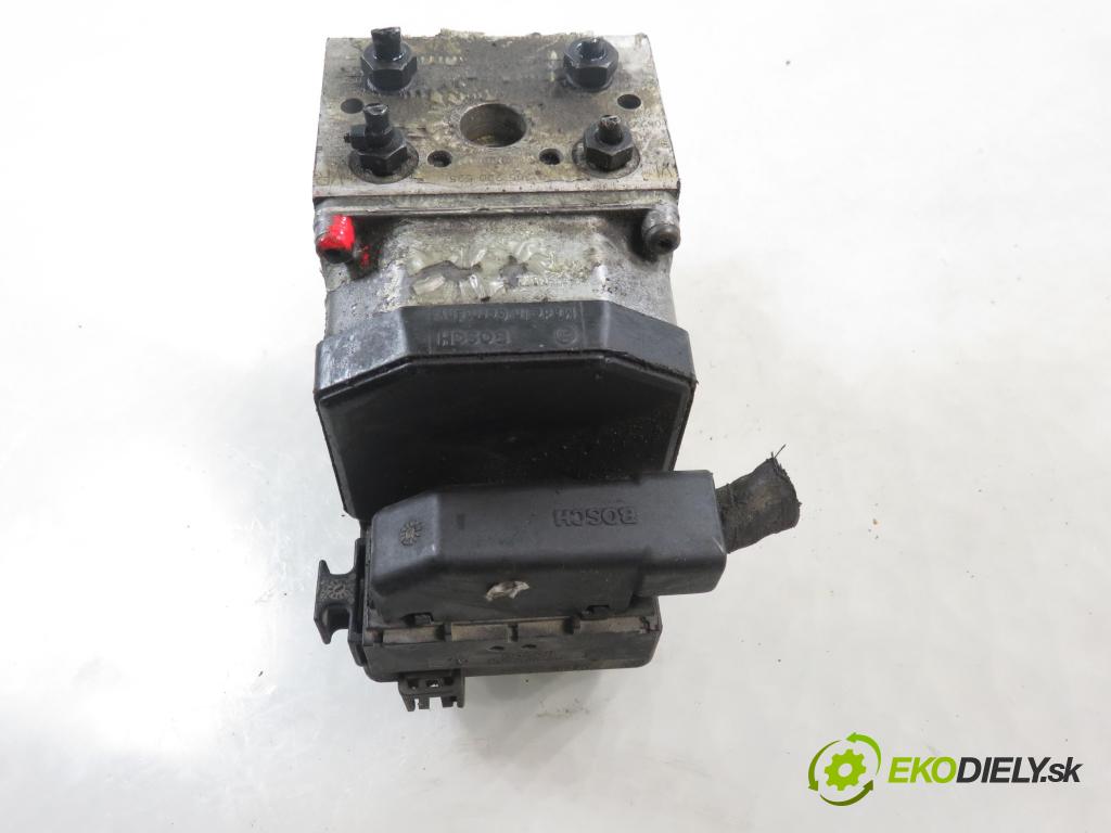 VW PASSAT B5 Variant (3B5) KOMBI 2000 85,00 1.9 TDI - ATJ 1896,00 Pumpa ABS 0273004358 (Pumpa ABS)