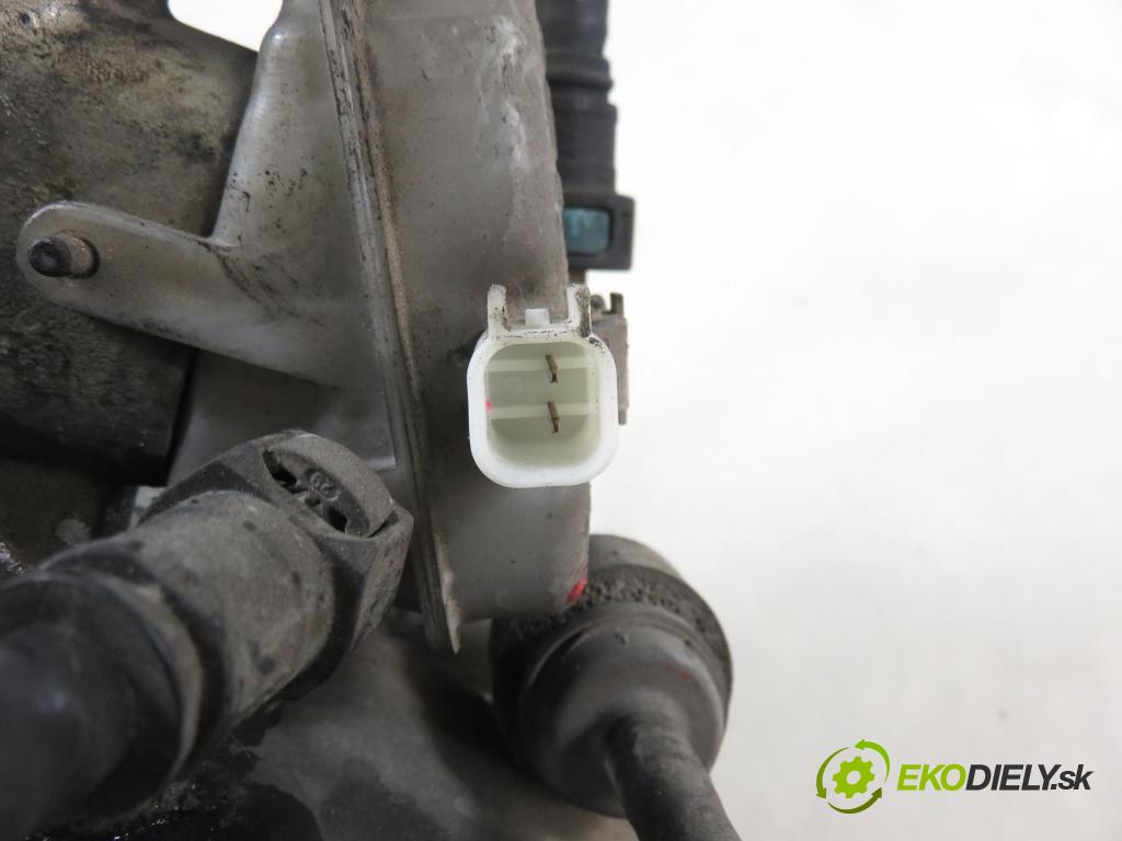 FORD FOCUS C-MAX (DM2) MINIVAN 2004 80,00 1.6 TDCi 109 - G8DA 1560,00 Posilovač 3M512B195AH (Servočerpadlo)