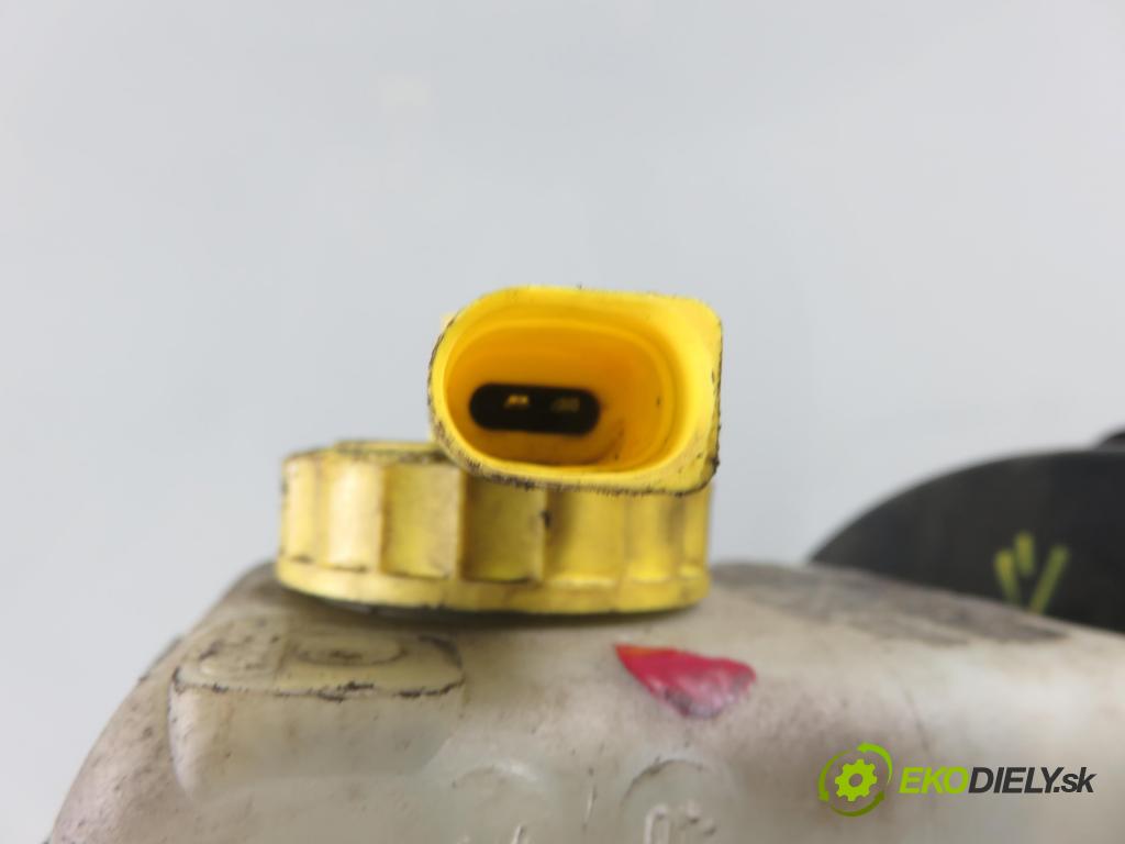 VW GOLF IV (1J1) HB 2000 96,00 1.9 TDI - ASZ 1896,00 Posilovač 1J1614105J (Servočerpadlo)