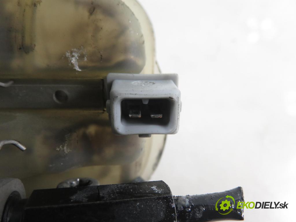 VW PASSAT B5 Variant (3B5) KOMBI 2000 85,00 1.9 TDI - ATJ 1896,00 Posilovač 4B3612105 (Servočerpadlo)