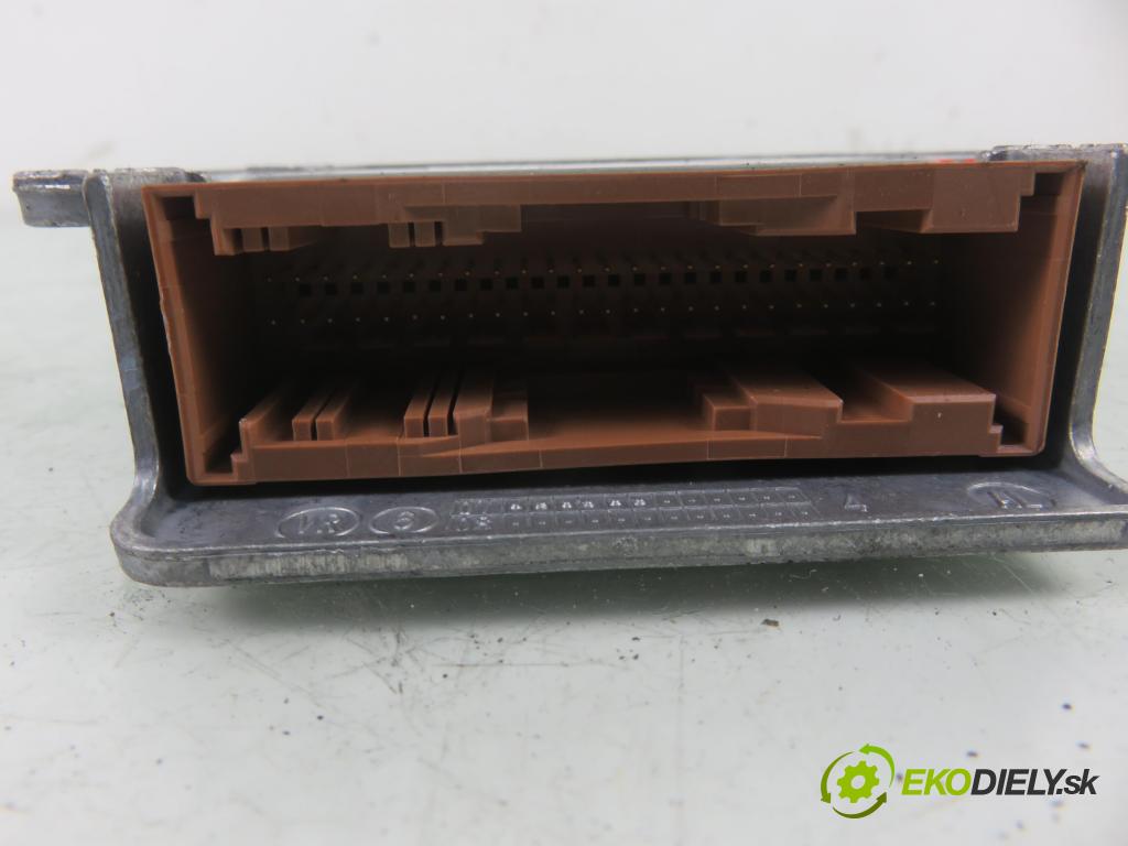 SUZUKI SWIFT III (MZ, EZ) HB 2010 68,00 1.3 4x4 (RS 413) - M13A 1328,00 MODUL air BAG 3891062J12000