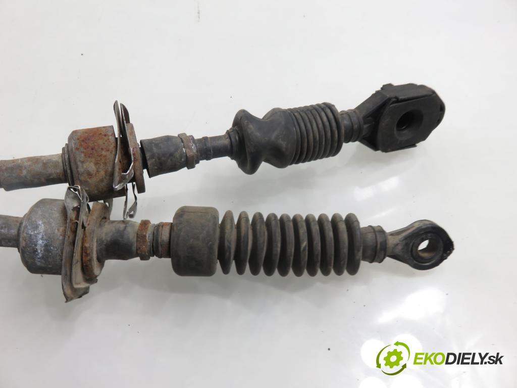 SUZUKI SWIFT III (MZ, EZ) HB 2010 68,00 1.3 4x4 (RS 413) - M13A 1328,00 ZVEDÁK: