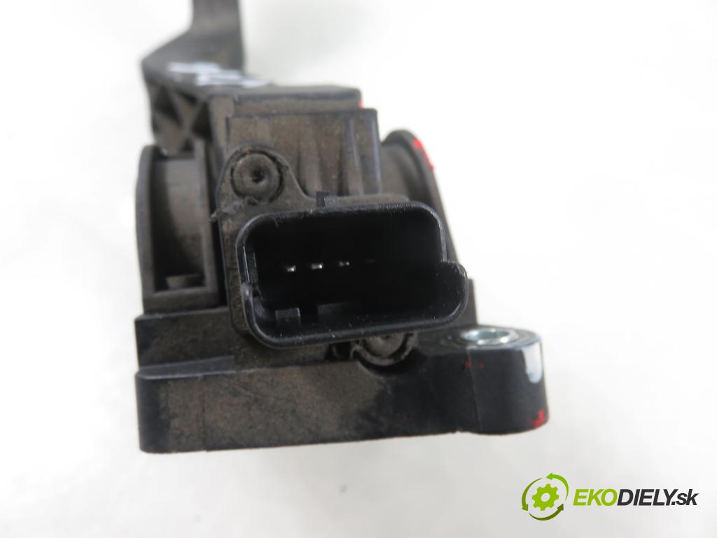 CITROEN C3 I (FC_) HB 2002 54,00 1.4 i - KFV (TU3JP) 1360,00 Potenciometer plynu 0280752251 ; 9646702180 (Potenciometer plynového pedálu)