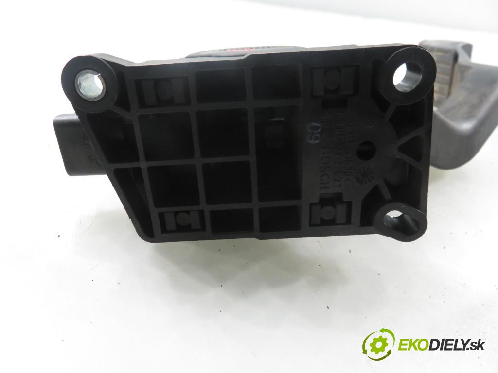 CITROEN C3 I (FC_) HB 2002 54,00 1.4 i - KFV (TU3JP) 1360,00 Potenciometer plynu 0280752251 ; 9646702180 (Potenciometer plynového pedálu)