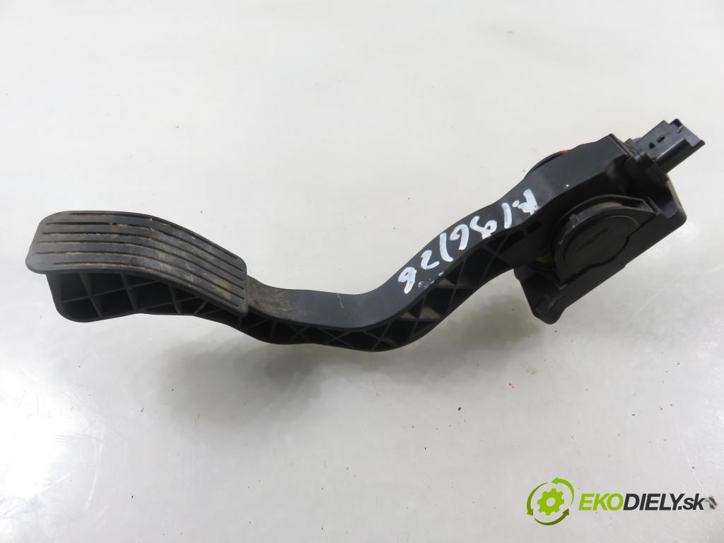 CITROEN C3 I (FC_) HB 2002 54,00 1.4 i - KFV (TU3JP) 1360,00 Potenciometer plynu 0280752251 ; 9646702180 (Potenciometer plynového pedálu)