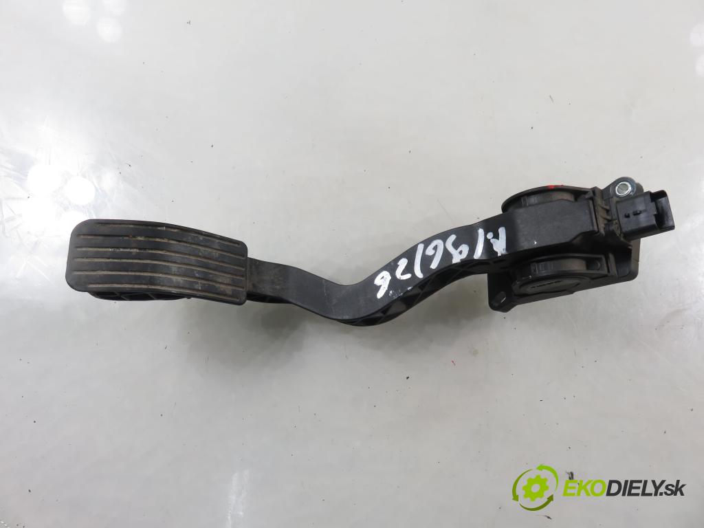 CITROEN C3 I (FC_) HB 2002 54,00 1.4 i - KFV (TU3JP) 1360,00 Potenciometer plynu 0280752251 ; 9646702180 (Potenciometer plynového pedálu)