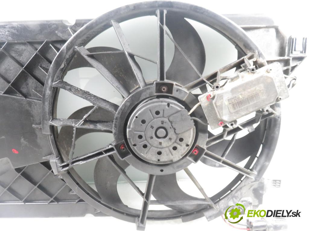 FORD FOCUS C-MAX (DM2) MINIVAN 2004 80,00 1.6 TDCi 109 - G8DA 1560,00 Ventilátor chladič klíma/voda 3M5H8C607RD ; 1137328148 ; 0130303930