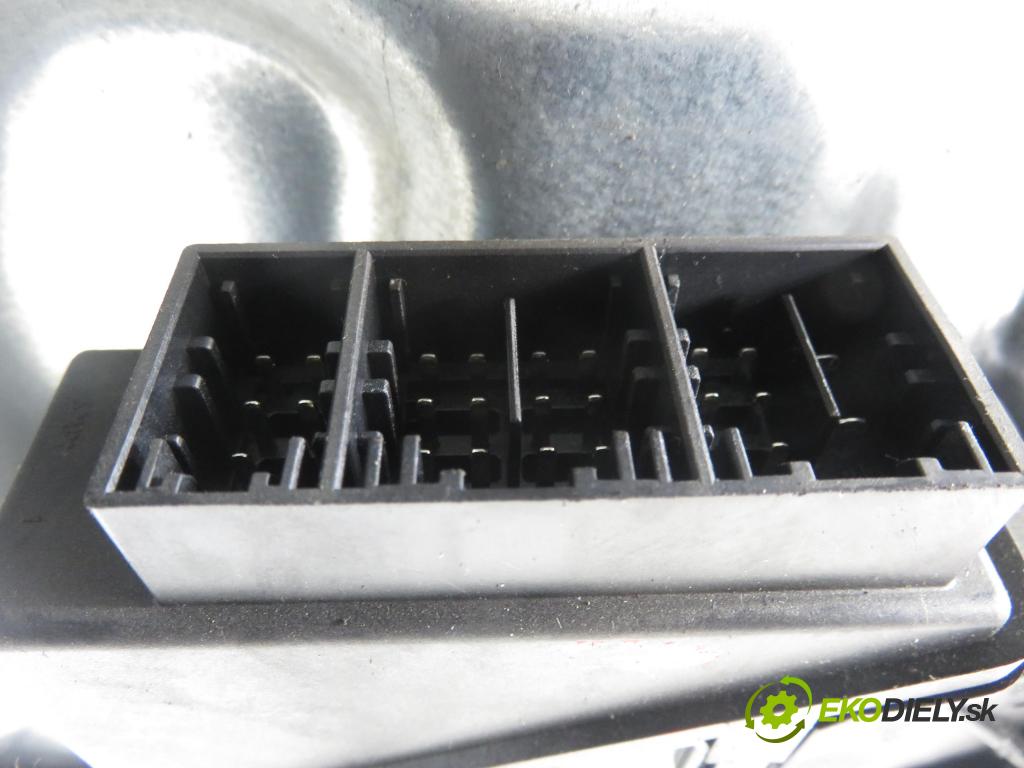 VW POLO (9N_) HB 2002 55,00 1.4 TDI PD 75 - AMF 1422,00 Mechanizmus okien 6Q4837402H ; 6Q2959801A