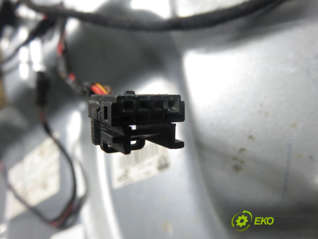 VW POLO (9N_) HB 2002 55,00 1.4 TDI PD 75 - AMF 1422,00 Mechanizmus okien 6Q4837401H ; 6Q2959802A
