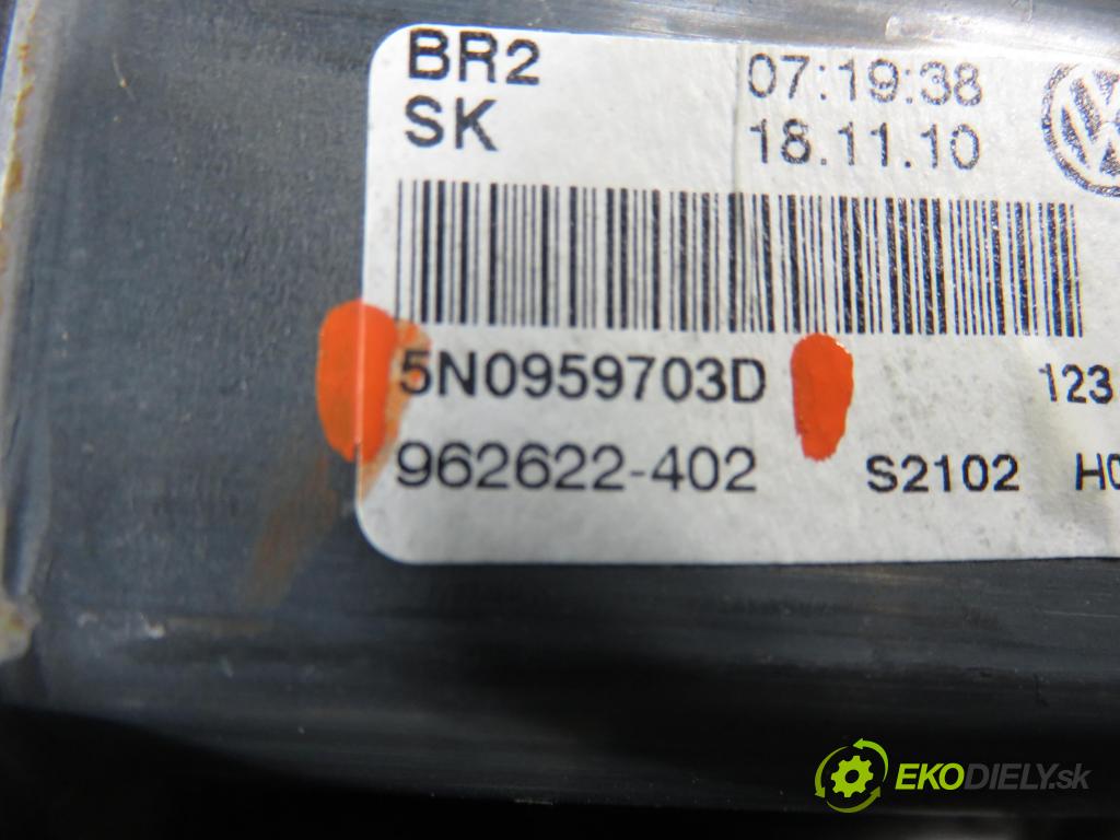VW TIGUAN (5N_) SUV 2011 103,00 2.0 TDI 4motion - CFFB 1968,00 Mechanizmus okien 5N0839729M ; 5N0959703D