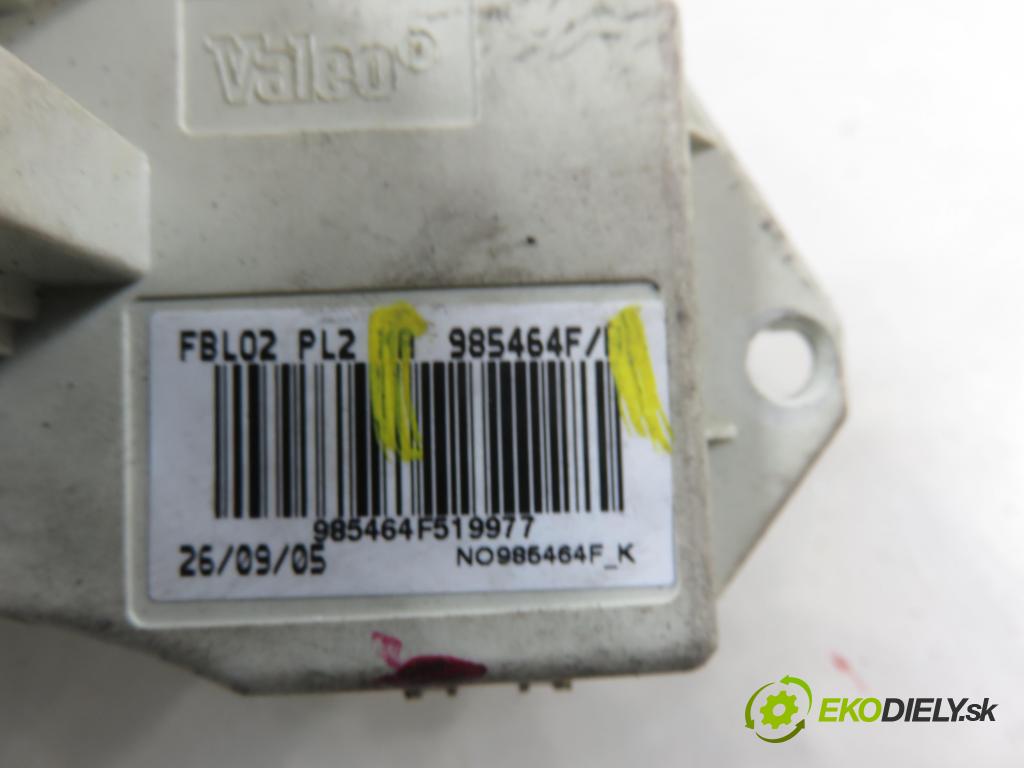 BMW 3 (E90) SEDAN 2005 95,00 318 i 129 - N46 B20 B 1995,00 rezistor / reostat kúrenia 985464F