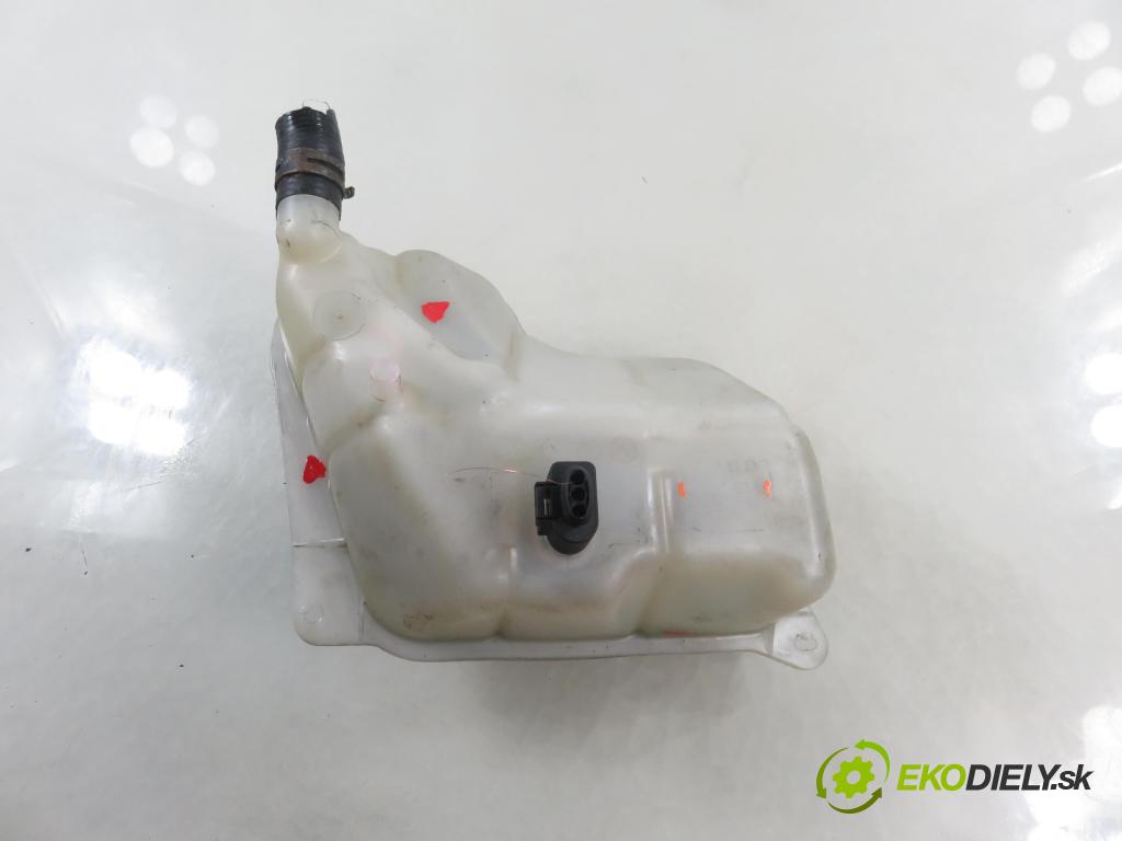 AUDI A6 Avant (4B5, C5) KOMBI 2001 220,00 4.2 quattro - ASG 4172,00 Nádržka KOMPENZAČNÉ: 4B3121403B