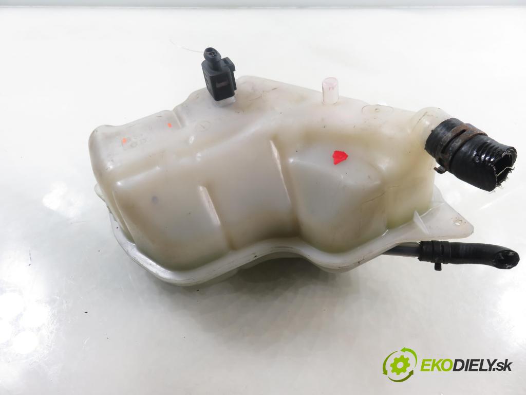 AUDI A6 Avant (4B5, C5) KOMBI 2001 220,00 4.2 quattro - ASG 4172,00 Nádržka KOMPENZAČNÉ: 4B3121403B