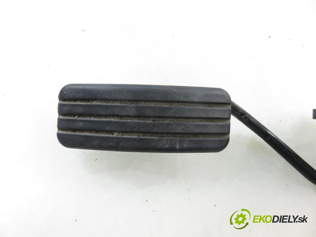 RENAULT MEGANE II (BM0/1_, CM0/1_) HB 2004 0,00 1.5 dCi - K9K 728 1461,00 Potenciometer plynu 8200153268 (Potenciometer plynového pedálu)