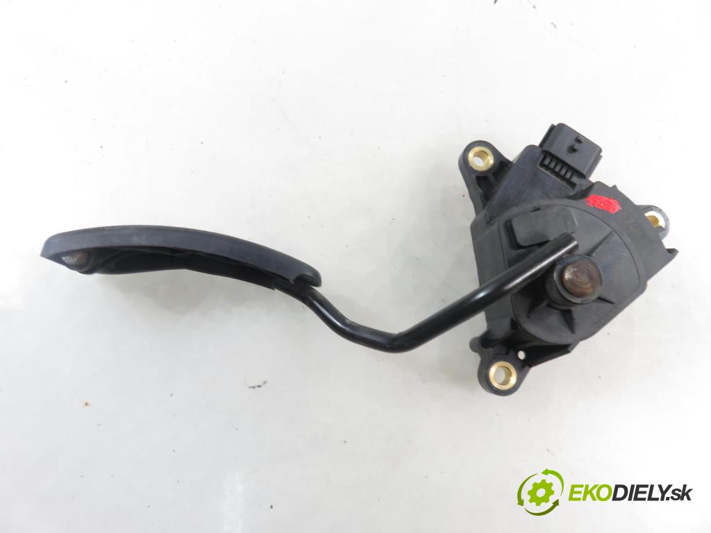 RENAULT MEGANE II (BM0/1_, CM0/1_) HB 2004 0,00 1.5 dCi - K9K 728 1461,00 Potenciometer plynu 8200153268 (Potenciometer plynového pedálu)