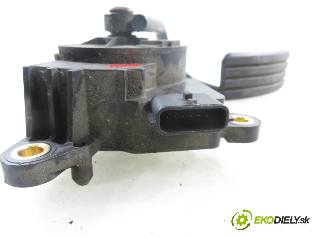 RENAULT MEGANE II (BM0/1_, CM0/1_) HB 2004 0,00 1.5 dCi - K9K 728 1461,00 Potenciometer plynu 8200153268 (Potenciometer plynového pedálu)