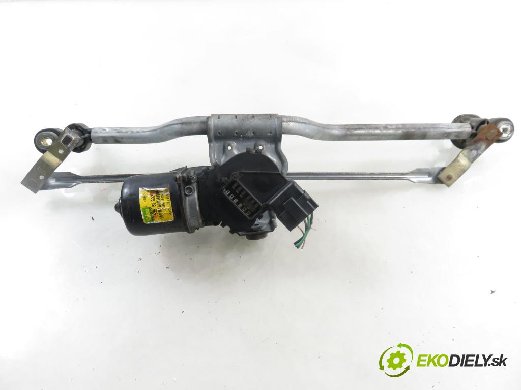 RENAULT CLIO II (BB_, CB_) HB 2003 43,00 1.2 8V 58 - D7F 726 1149,00 Motorček stieračov 53562802