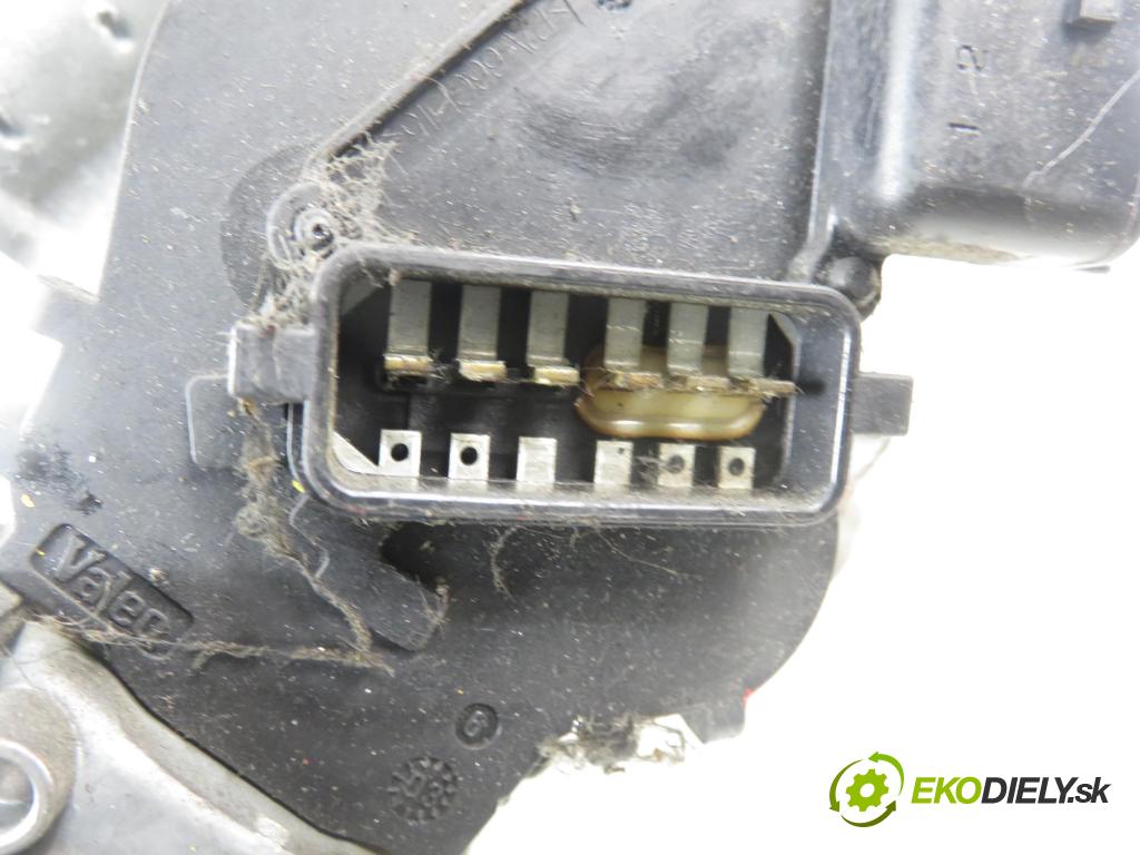 RENAULT CLIO II (BB_, CB_) HB 2003 43,00 1.2 8V 58 - D7F 726 1149,00 Motorček stieračov 53562802