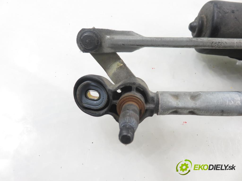 RENAULT CLIO II (BB_, CB_) HB 2003 43,00 1.2 8V 58 - D7F 726 1149,00 Motorček stieračov 53562802