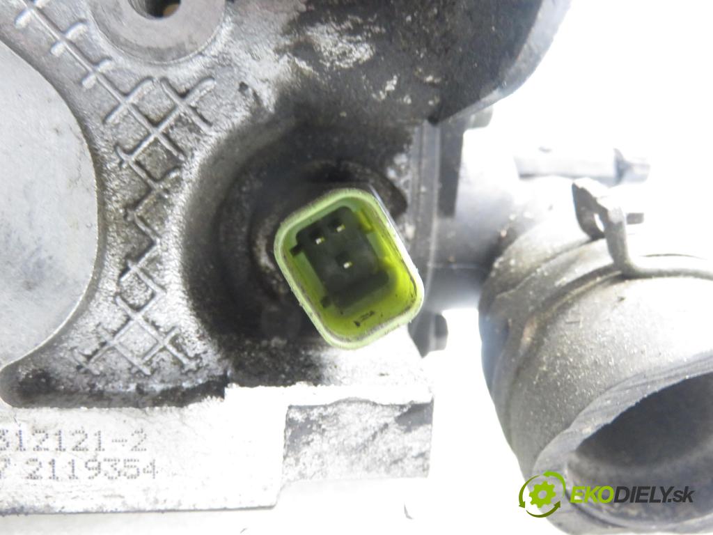 RENAULT CLIO III (BR0/1, CR0/1) HB 2006 55,00 1.2 16V 75 - D4F 740 1149,00 hlava 8200308854