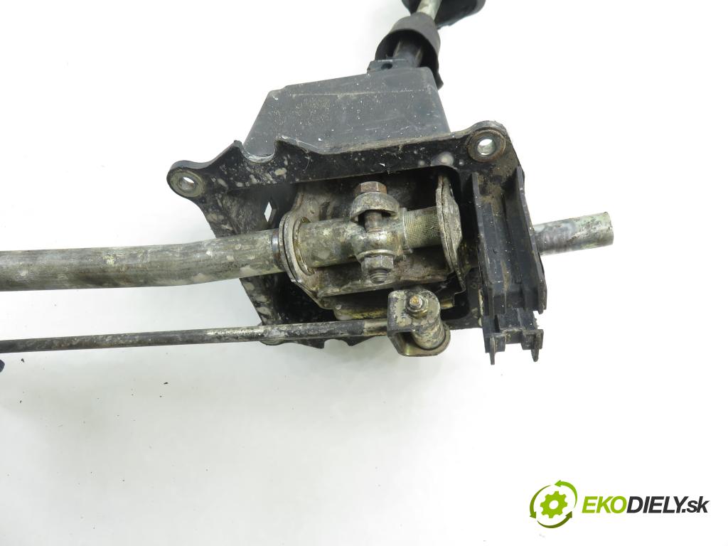 VW TRANSPORTER IV Platforma / podwozie (70E, 70L, 70M, 7DE, 7DL KABINA/PLATFORMA 1998 55,00 2.4 D - AJA 2370,00 ZVEDÁK: