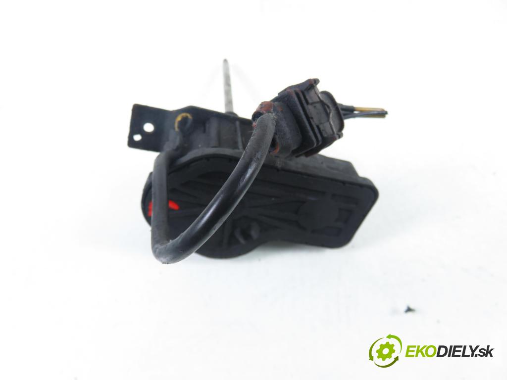 VOLVO 850 Kombi (LW) KOMBI 1997 103,00 2.5 TDI - D 5252 T 2461,00 motorek stěrače svetla PP 