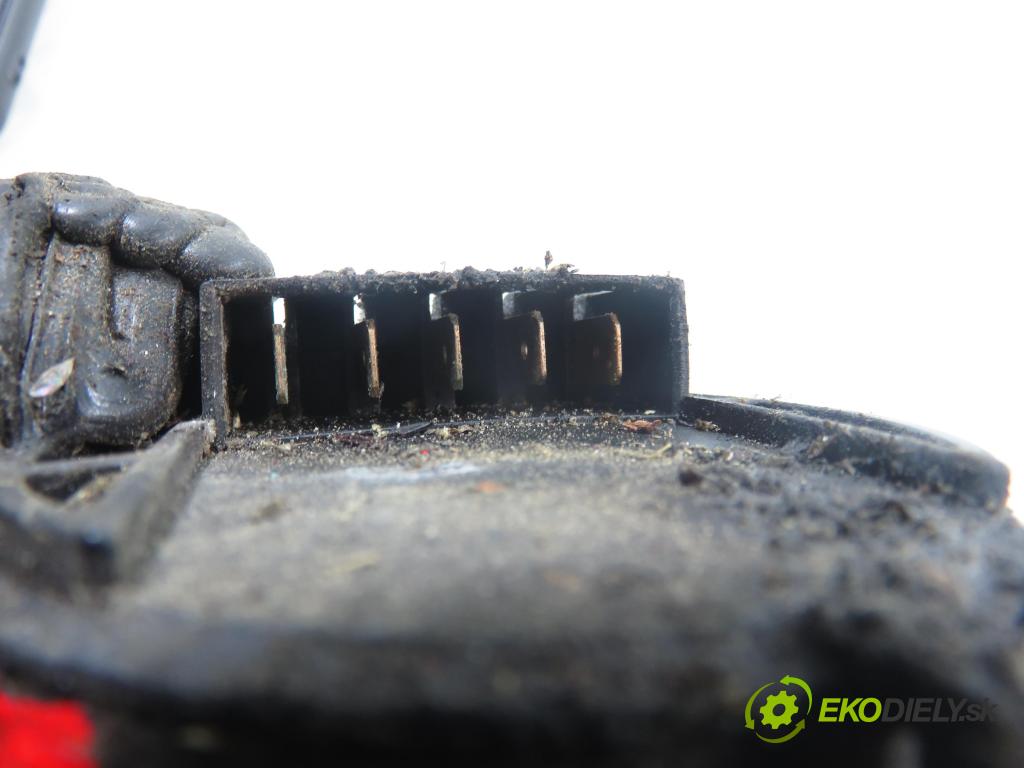 AUDI A4 Avant (8D5, B5) KOMBI 1996 81,00 1.9 TDI - AFN 1896,00 Motorček stieračov 0390241132 ; 3397020438 ; 8D1955023A