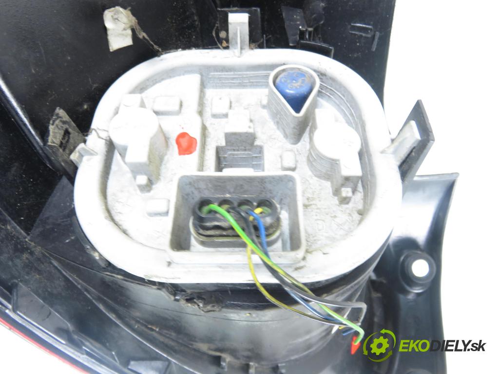 FIAT BRAVO II (198_) HB 2008 88,00 1.9 D Multijet - 192 A8.000 1910,00 Svetlo pravé zadné