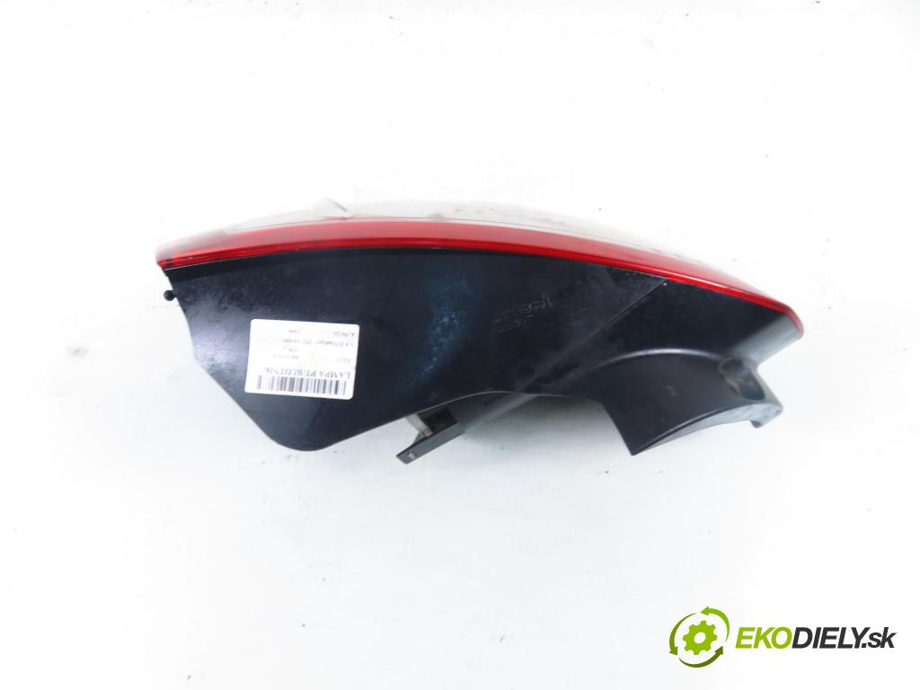 FIAT BRAVO II (198_) HB 2008 88,00 1.9 D Multijet - 192 A8.000 1910,00 Svetlo pravé zadné