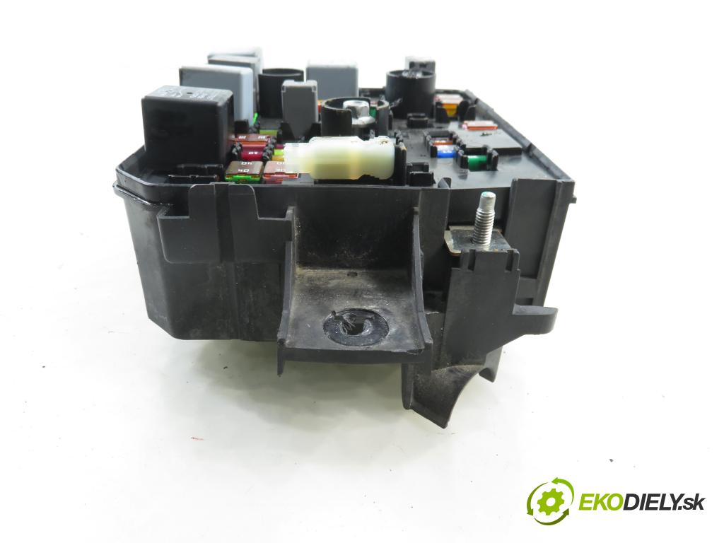 OPEL MOKKA / MOKKA X CROSSOVER 2015 96,00 1.7 CDTI - A 17 DTS 1686,00 Skrinka POJISTKY: 94520912