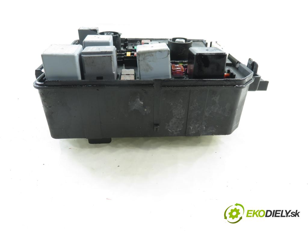 OPEL MOKKA / MOKKA X CROSSOVER 2015 96,00 1.7 CDTI - A 17 DTS 1686,00 Skrinka POJISTKY: 94520912