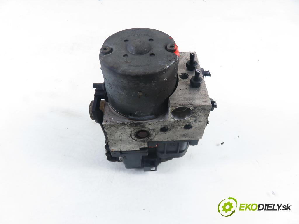 AUDI A4 Avant (8D5, B5) KOMBI 1996 81,00 1.9 TDI - AFN 1896,00 Pumpa ABS 0273004132 ; 8E0614111 (Pumpa ABS)