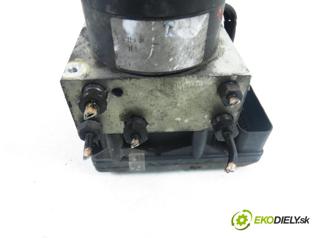 VOLVO 850 Kombi (LW) KOMBI 1997 103,00 2.5 TDI - D 5252 T 2461,00 Pumpa ABS 9140774 ; 10094604013 (Pumpa ABS)