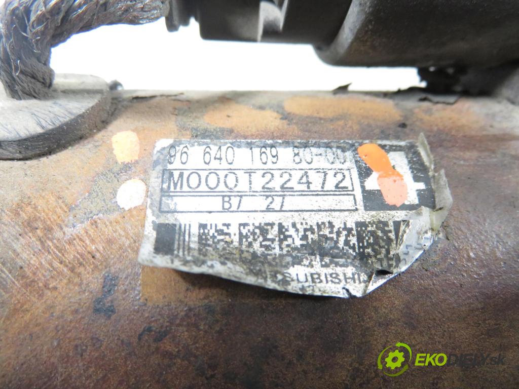 CITROEN C4 I (LC_) HB 2005 66,00 1.6 HDi - 9HX (DV6ATED4) 1560,00 Štartér 9664016980 ; M000T22472 (Štartér)