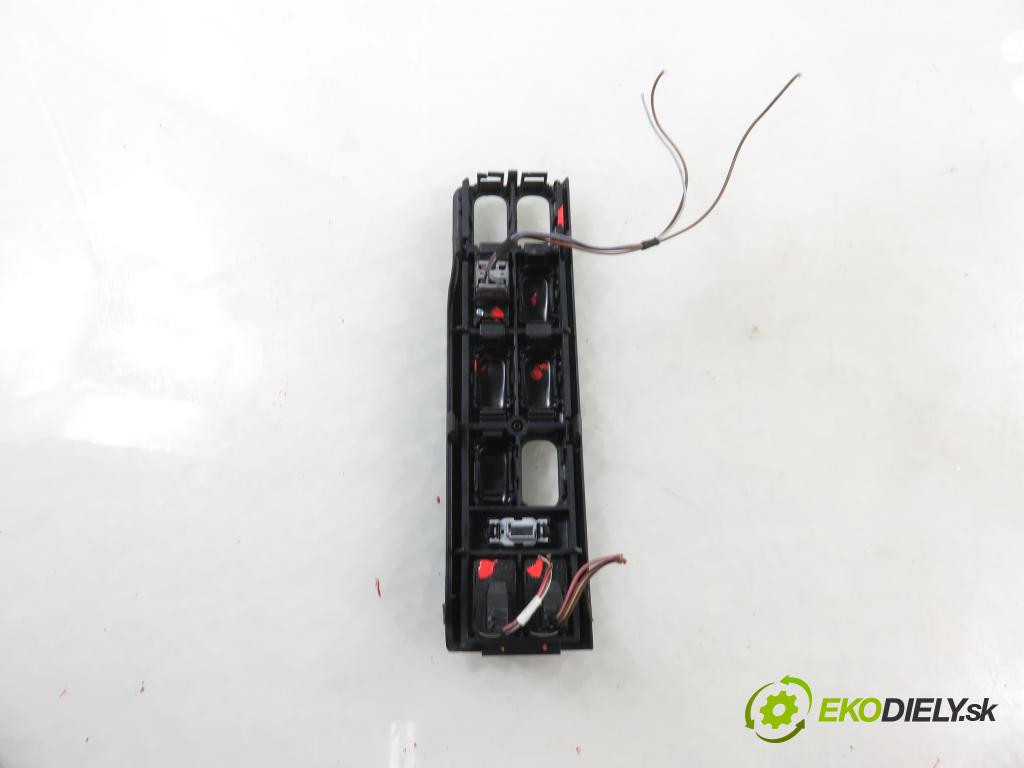 MERCEDES-BENZ VANEO (414) MINIVAN 2002 67,00 1.7 CDI (414.700) - OM 668.914 1689,00 Panel ovládania okien A4146800539