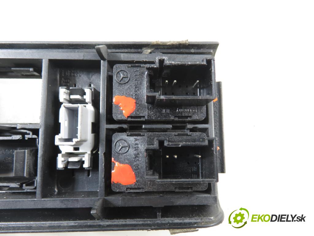 MERCEDES-BENZ VANEO (414) MINIVAN 2002 67,00 1.7 CDI (414.700) - OM 668.914 1689,00 Panel ovládania okien A4146800539