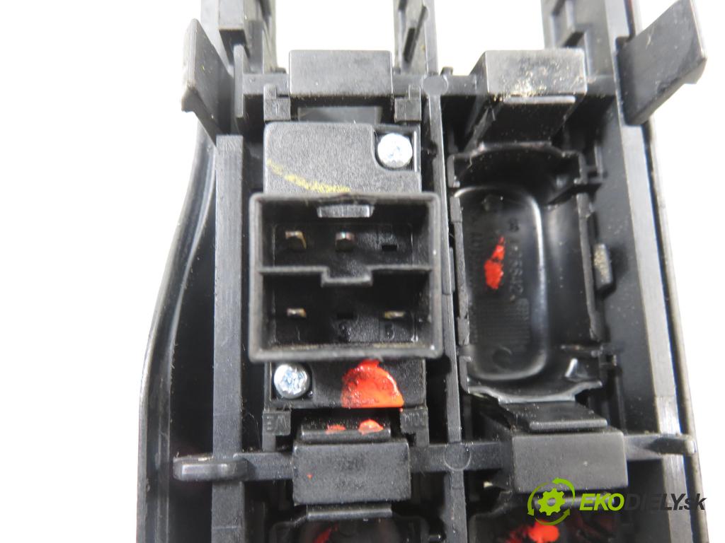 MERCEDES-BENZ VANEO (414) MINIVAN 2002 67,00 1.7 CDI (414.700) - OM 668.914 1689,00 Panel ovládania okien A4146800539