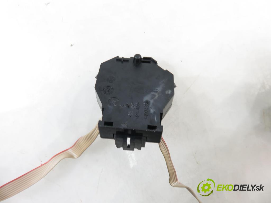 VW TIGUAN (5N_) SUV 2011 103,00 2.0 TDI 4motion - CFFB 1968,00 Ovládač rádia 5K0959542A ; 5C0959537 ; 5C0959538A