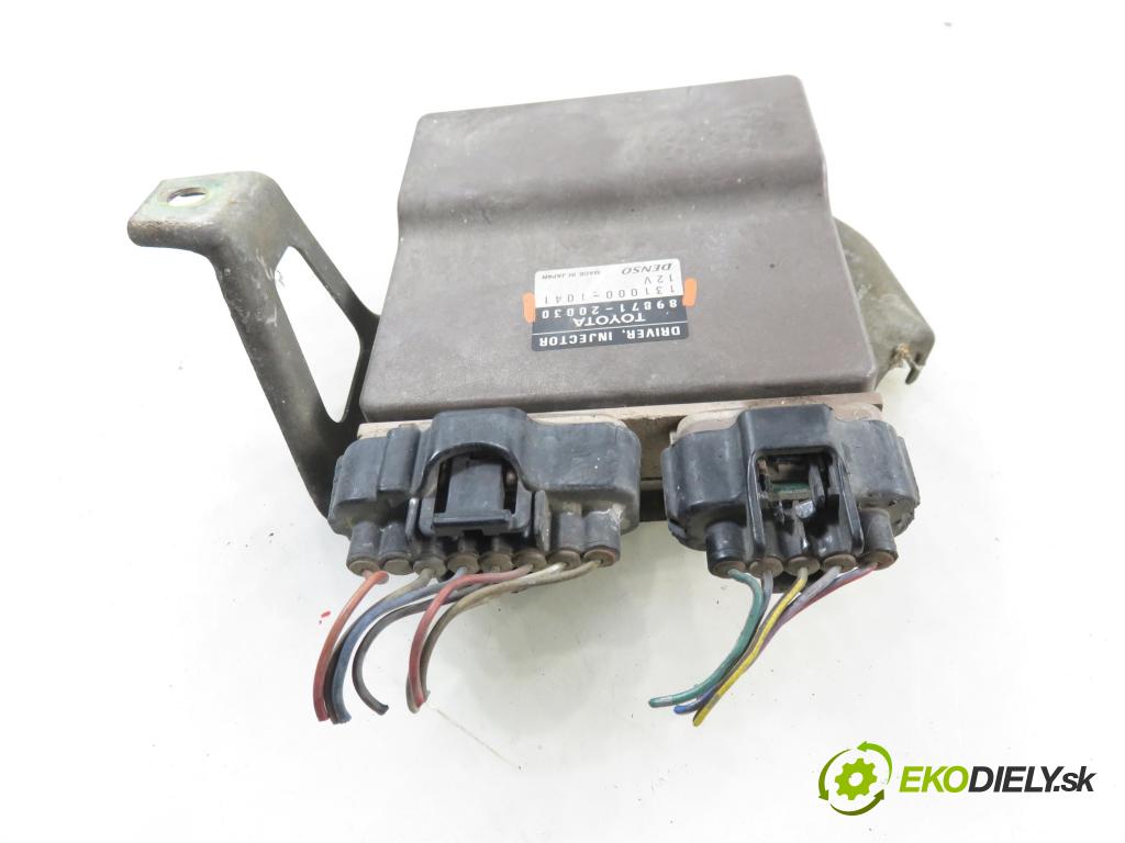 TOYOTA AVENSIS VERSO (_M2_) MINIVAN 2002 85,00 2.0 D (CLM20_) - 1CD-FTV 1995,00 řídící jednotka vstřiku 8987120030 ; 1310001041