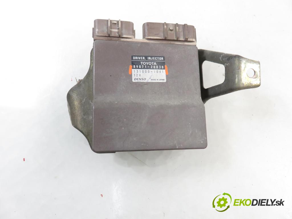TOYOTA AVENSIS VERSO (_M2_) MINIVAN 2002 85,00 2.0 D (CLM20_) - 1CD-FTV 1995,00 řídící jednotka vstřiku 8987120030 ; 1310001041