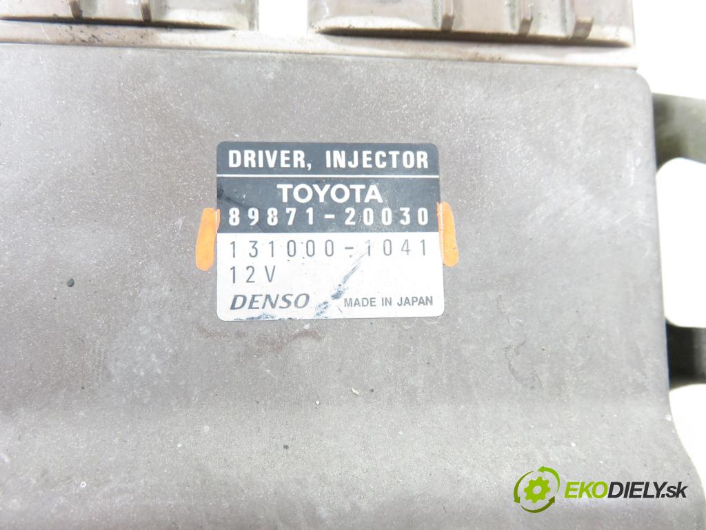 TOYOTA AVENSIS VERSO (_M2_) MINIVAN 2002 85,00 2.0 D (CLM20_) - 1CD-FTV 1995,00 řídící jednotka vstřiku 8987120030 ; 1310001041