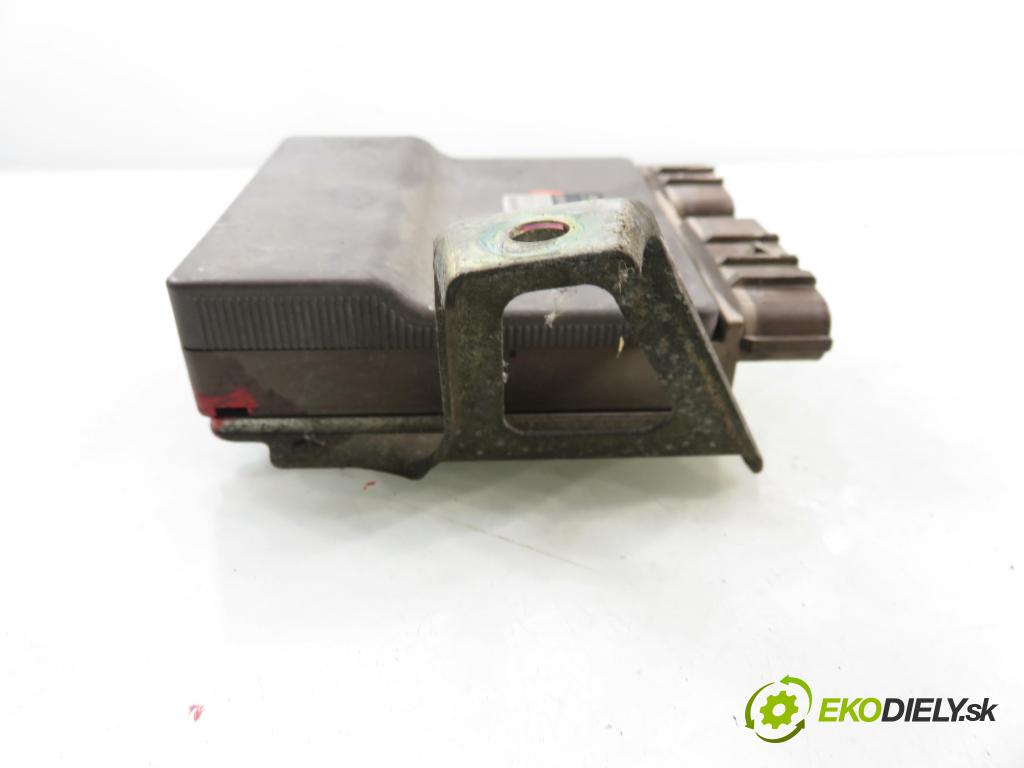 TOYOTA AVENSIS VERSO (_M2_) MINIVAN 2002 85,00 2.0 D (CLM20_) - 1CD-FTV 1995,00 řídící jednotka vstřiku 8987120030 ; 1310001041