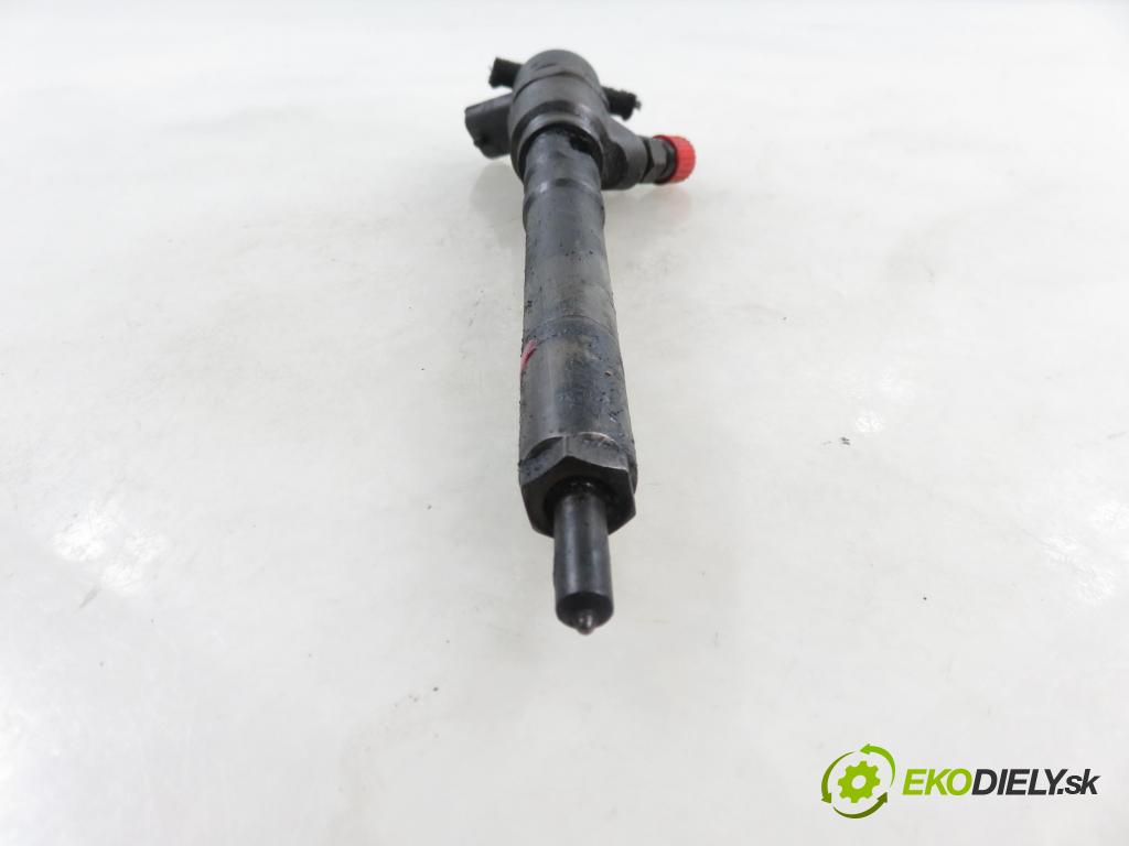 HYUNDAI TRAJET (FO) MINIVAN 2006 83,00 2.0 CRDi 113 1991,00 vstrekovač 3380027900 ; 0445110126 (Vstrekovač paliva)