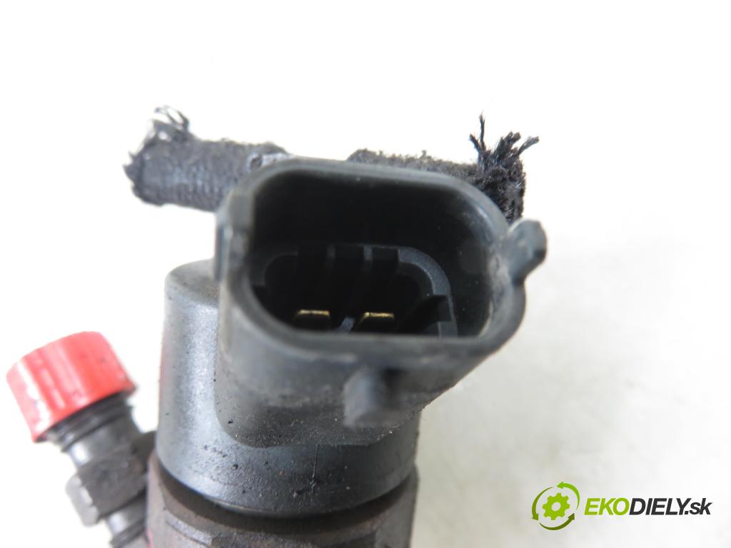 HYUNDAI TRAJET (FO) MINIVAN 2006 83,00 2.0 CRDi 113 1991,00 vstrekovač 3380027900 ; 0445110126 (Vstrekovač paliva)