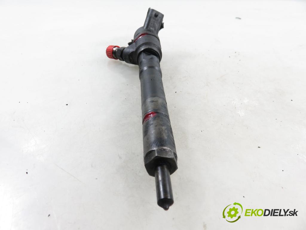 HYUNDAI TRAJET (FO) MINIVAN 2006 83,00 2.0 CRDi 113 1991,00 vstrekovač 3380027900 ; 0445110126 (Vstrekovač paliva)