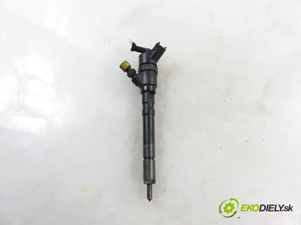 HYUNDAI TRAJET (FO) MINIVAN 2006 83,00 2.0 CRDi 113 1991,00 vstrekovač 3380027010 ; 00445110064 (Vstrekovač paliva)