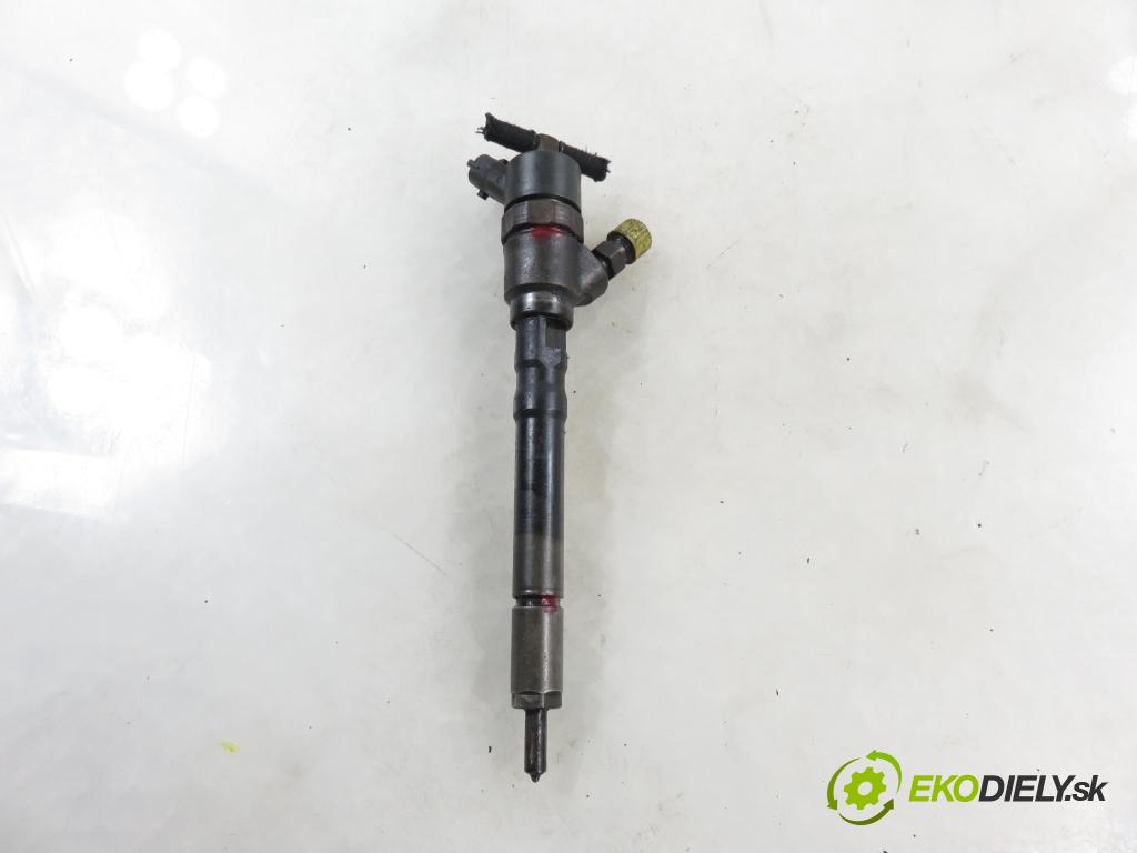 HYUNDAI TRAJET (FO) MINIVAN 2006 83,00 2.0 CRDi 113 1991,00 vstrekovač 3380027010 ; 00445110064 (Vstrekovač paliva)