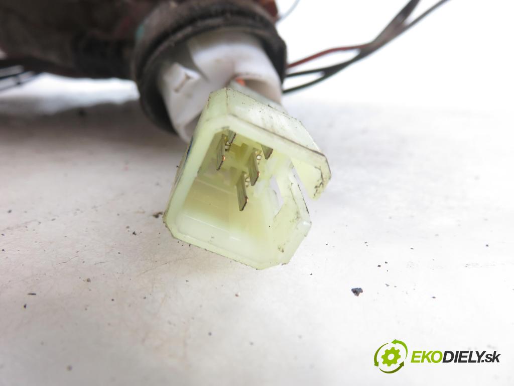 SUZUKI SWIFT III (MZ, EZ) HB 2009 68,00 1.3 92 - M13A 1328,00 Svetlo ľavé zadné